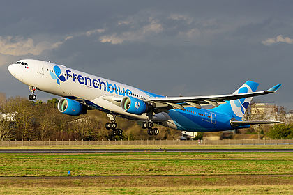 French blue aircraft photo 2