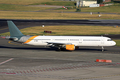 GetJet Airlines aircraft photo 4