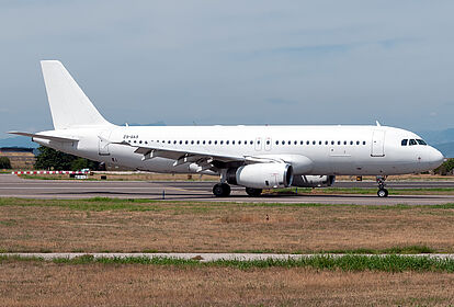Global Aviation aircraft photo 2