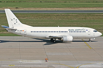 Hola Airlines aircraft photo 2