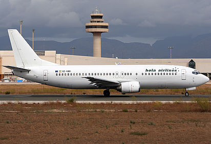 Hola Airlines aircraft photo 4