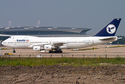 Iran Air aircraft photo 16