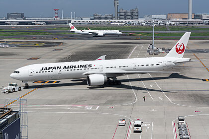 Japan Airlines aircraft photo 10