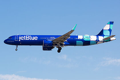 JetBlue aircraft photo 8