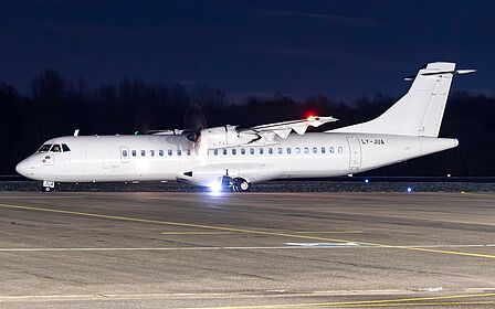 Jump Air aircraft photo 2