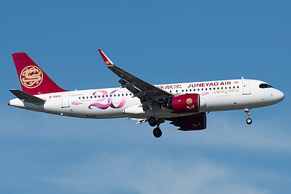 Juneyao Air aircraft photo 4