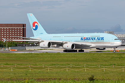 Korean Air aircraft photo 9