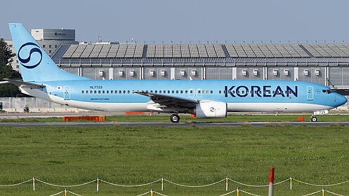 Korean Air aircraft photo 14