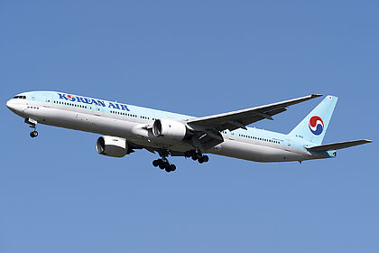Korean Air aircraft photo 23