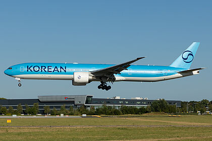 Korean Air aircraft photo 25