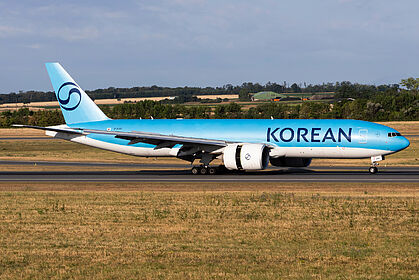Korean Air aircraft photo 28