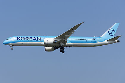 Korean Air aircraft photo 33