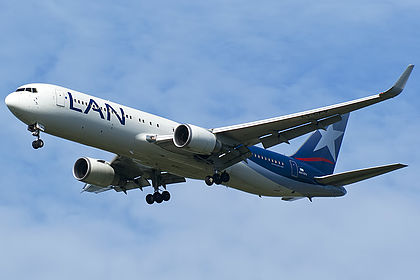 LAN Argentina aircraft photo 6