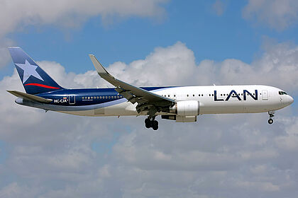LAN Ecuador aircraft photo 6