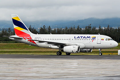 LATAM Airlines Ecuador aircraft photo 2