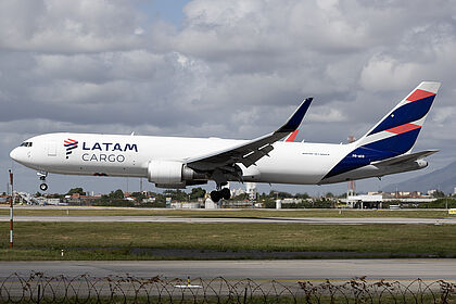 LATAM Cargo Brasil aircraft photo 2