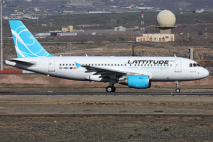 Lattitude Hub aircraft photo 2
