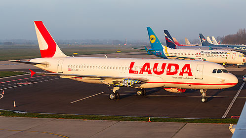 LaudaMotion aircraft photo 2