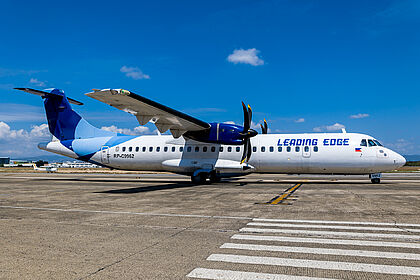 Leading Edge aircraft photo 2