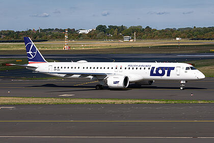 LOT Polish Airlines aircraft photo 10