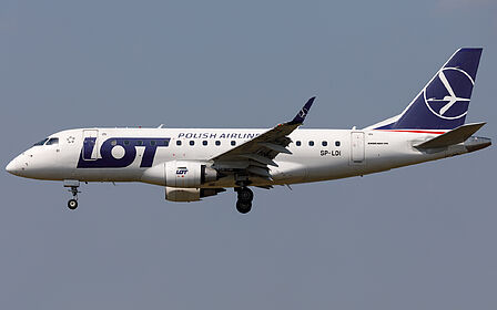 LOT Polish Airlines aircraft photo 12