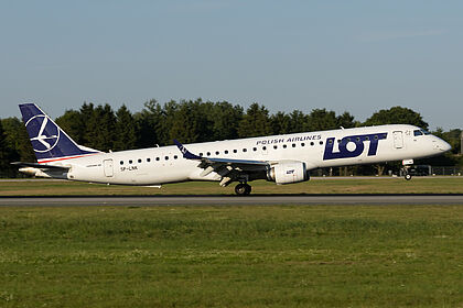LOT Polish Airlines aircraft photo 18
